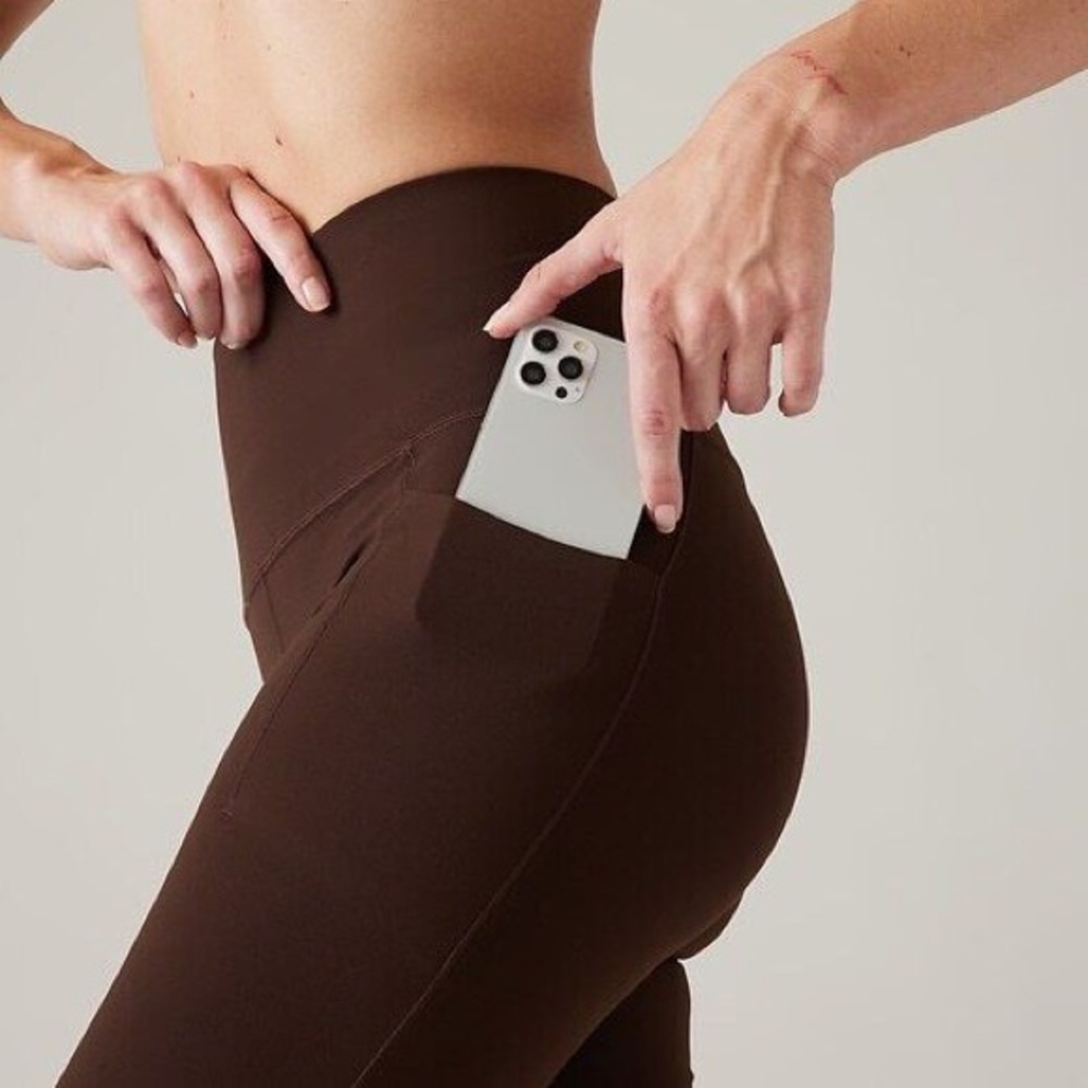 Athleta Salutation Stash Flare Pant - Women’s L